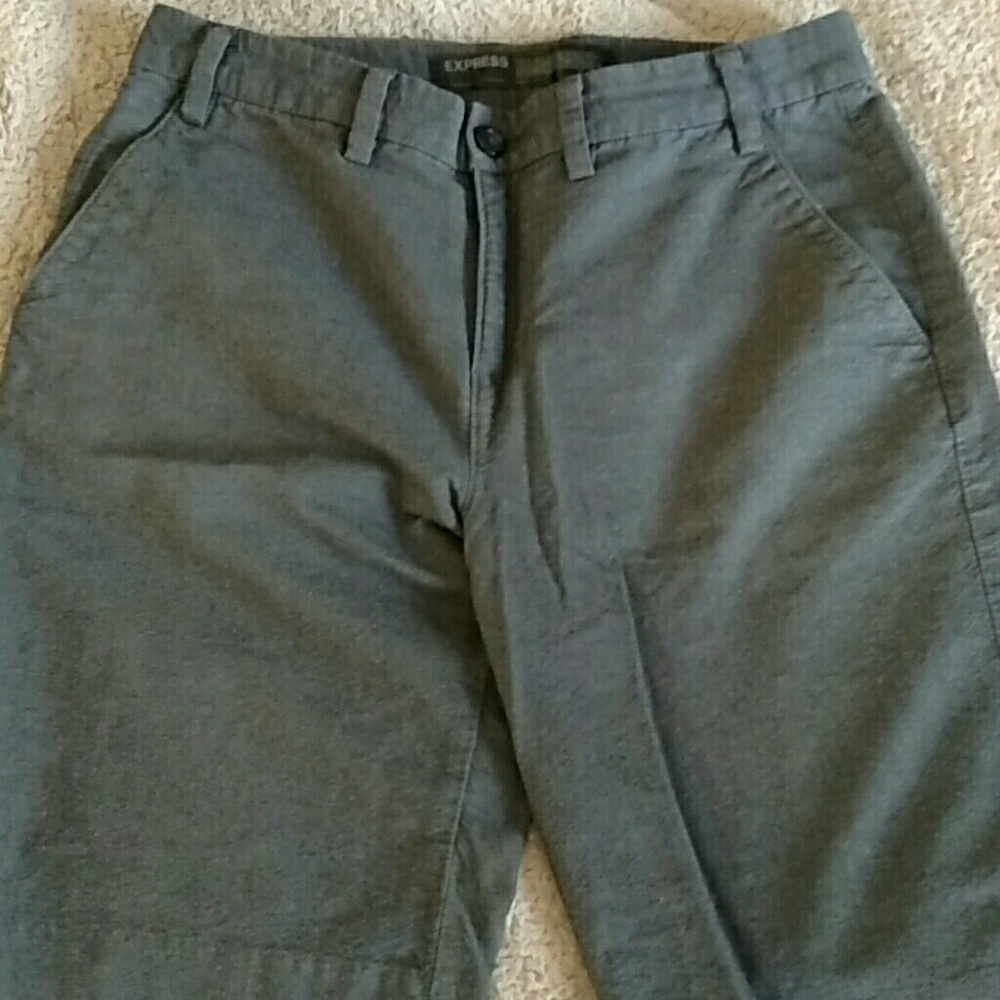 Men’s Express gray shorts